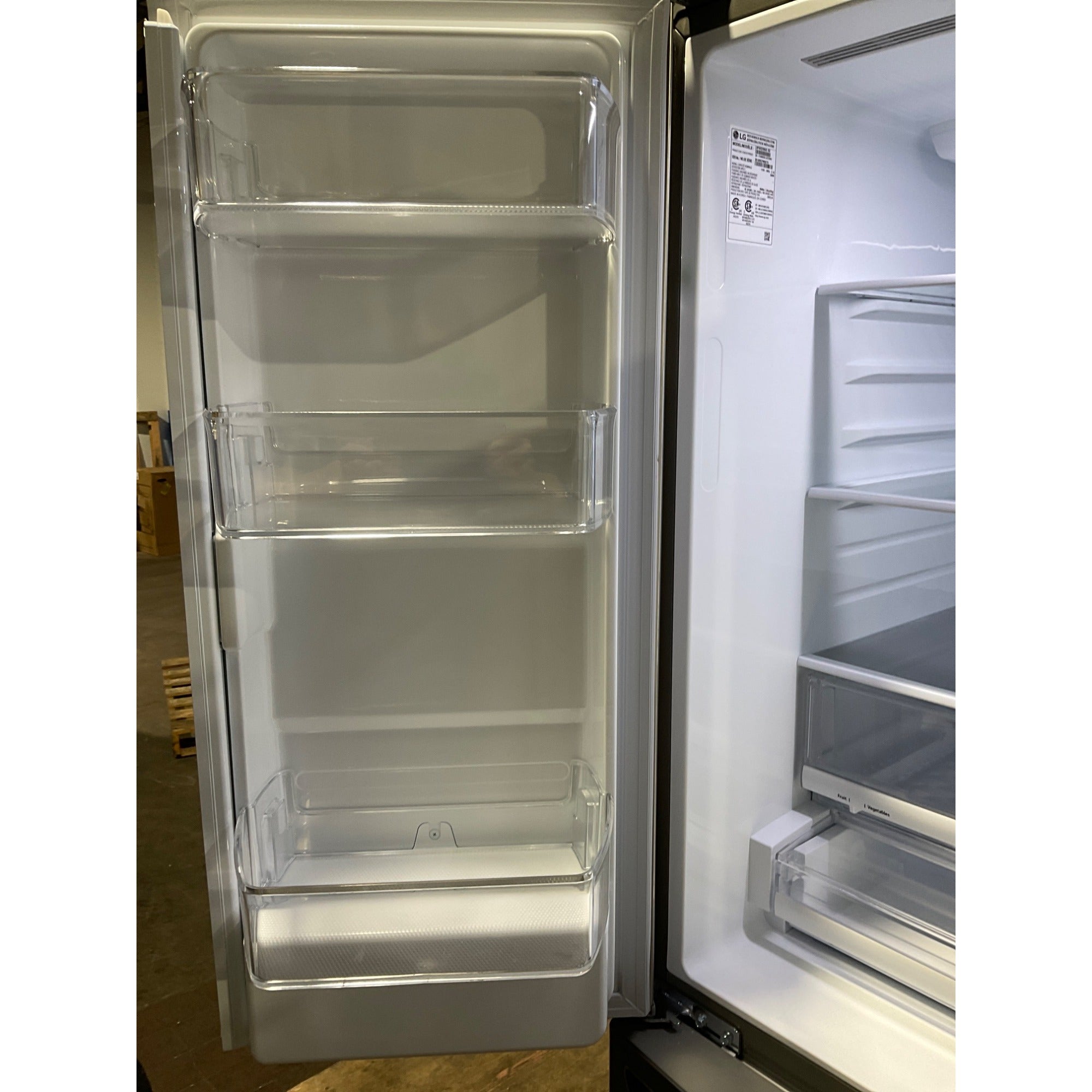 LG 29 cu ft. French Door Refrigerator with Slim Design Water Dispenser (LRFWS2902S)