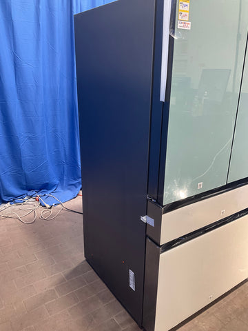 SAMSUNG REFRIGERATOR (RF29BB86004M)