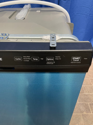 FRIGIDAIRE DISHWASHER (FFCD2413US6B)