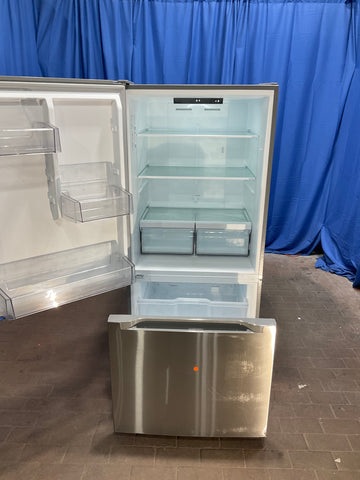 Midea Refrigerator (MRB19B7AST)