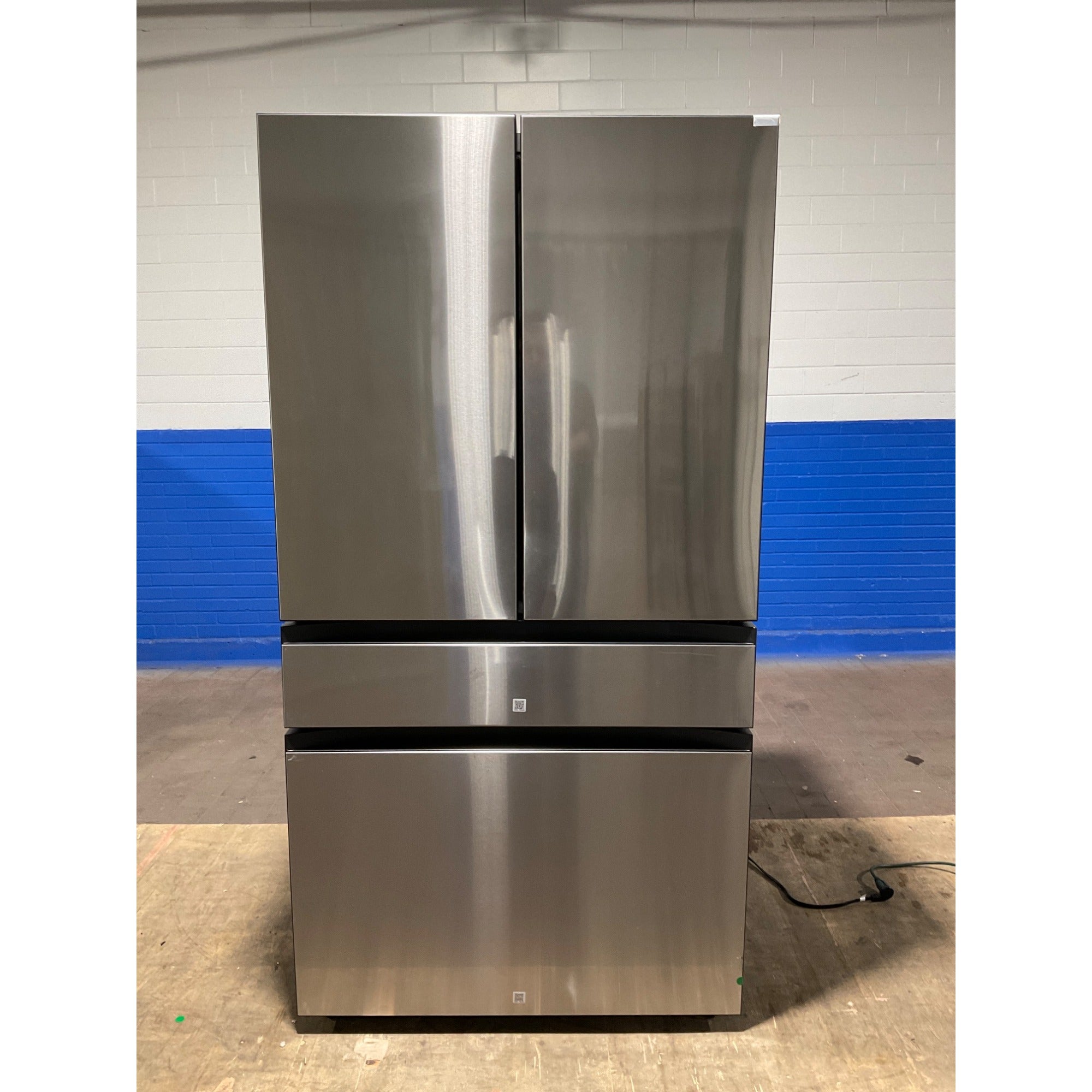 SAMSUNG Bespoke 4-Door French Door Refrigerator (23 cu. ft.) with AutoFill Water Pitcher in Stainless Steel (RF23BB8200QL)