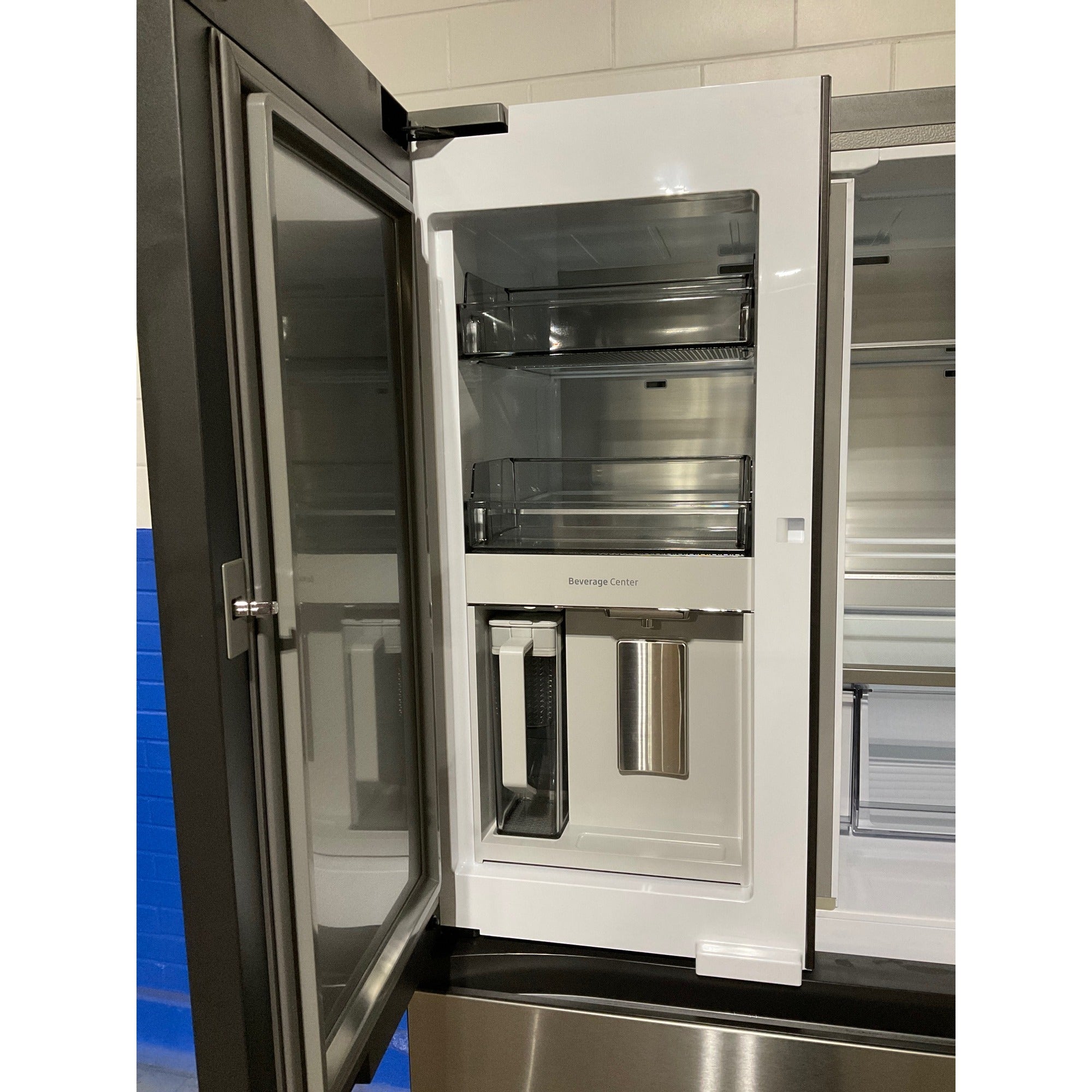 Samsung Bespoke 4-Door French Door Refrigerator (23 cu. ft.) with Beverage Center™ in Stainless Steel (RF23BB8600QLAA)