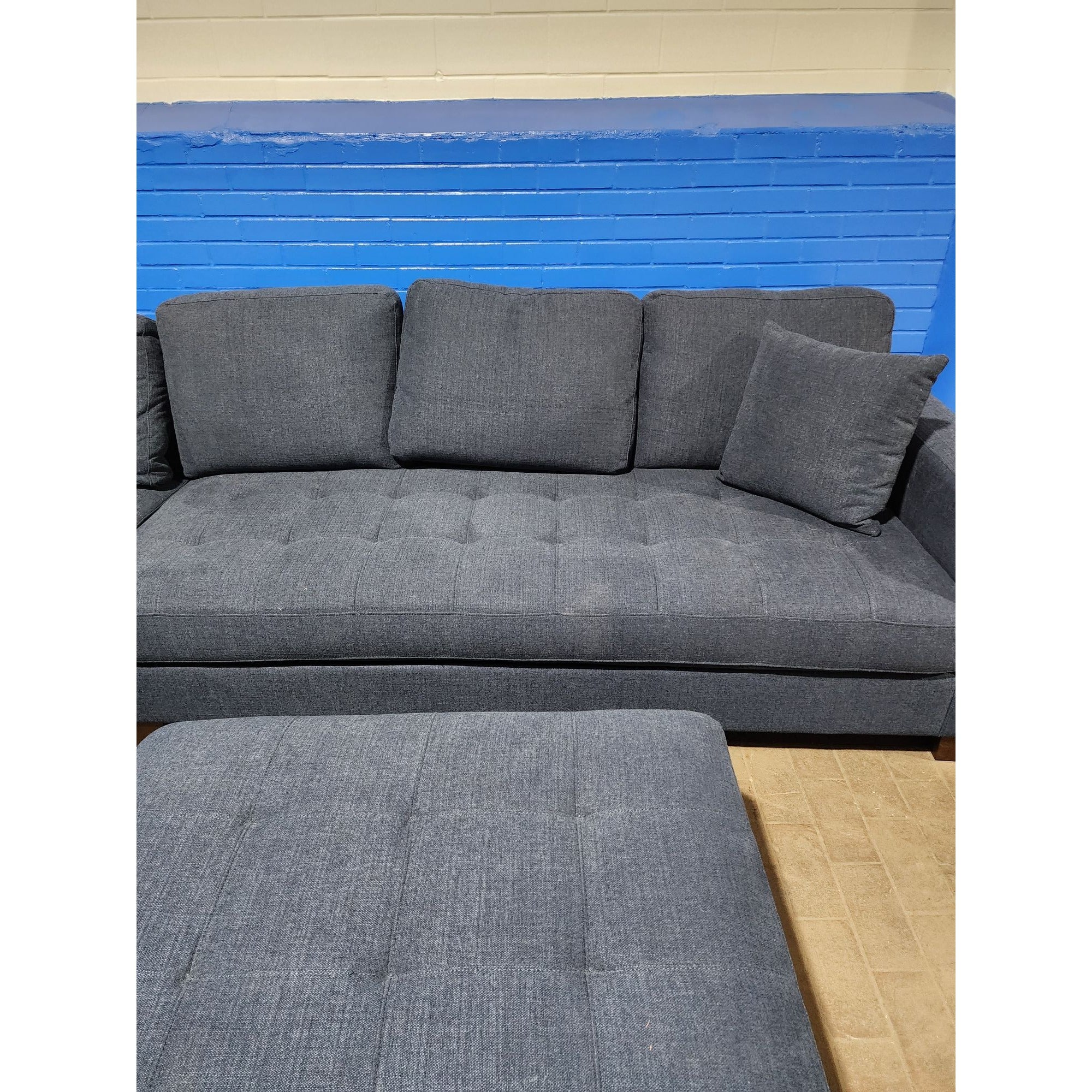 Thomasville Devyn Fabric Sectional with Storage Ottoman Blue 