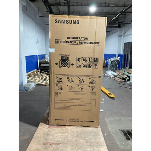 Samsung 28 cu. ft. 4-Door French Door Refrigerator with FlexZone™ Drawer in Stainless Steel (RF28R7201SR)