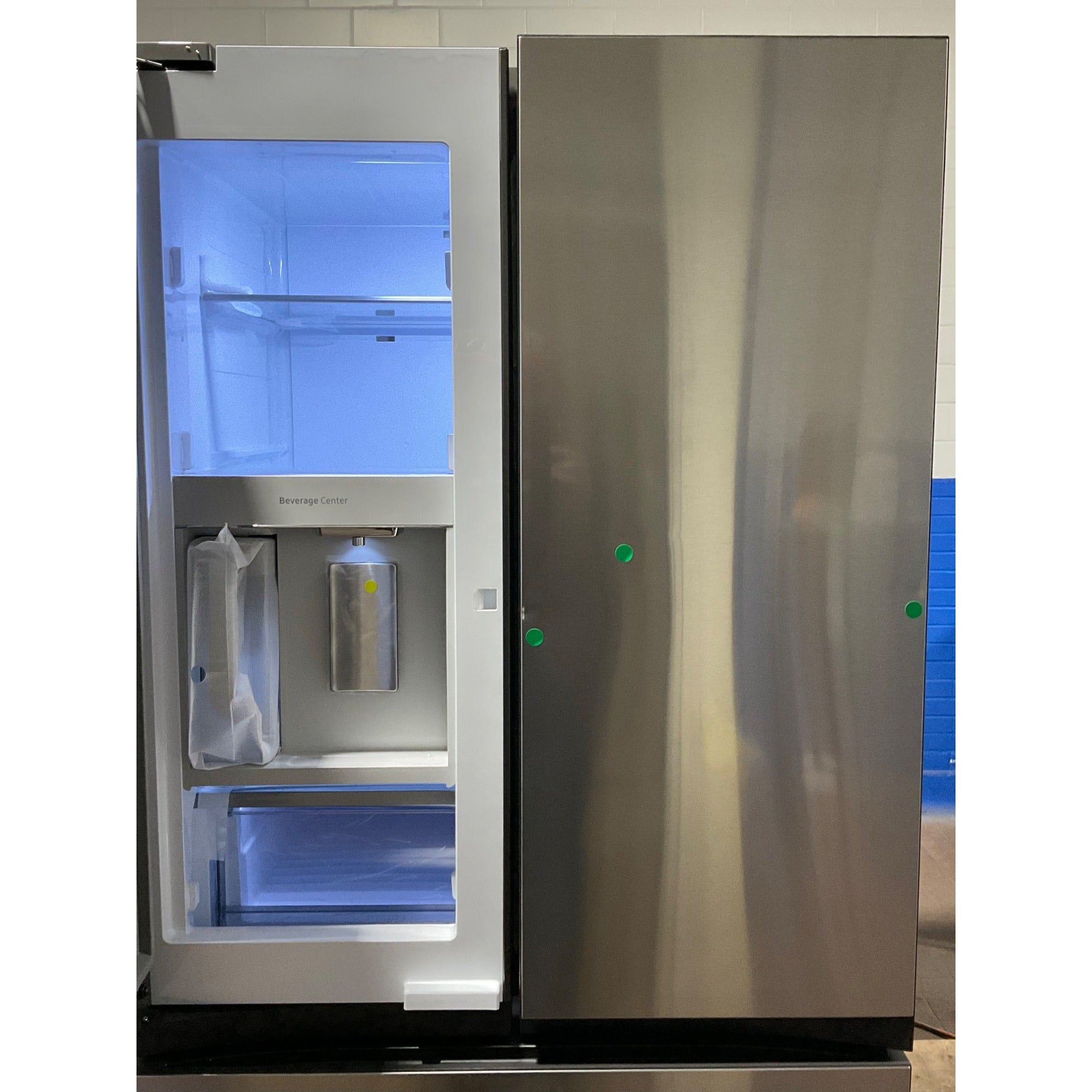 SAMSUNG Bespoke 3-Door French Door Refrigerator (30 cu. ft.) with Beverage Center™ in Stainless Steel RF30BB6600QLAA