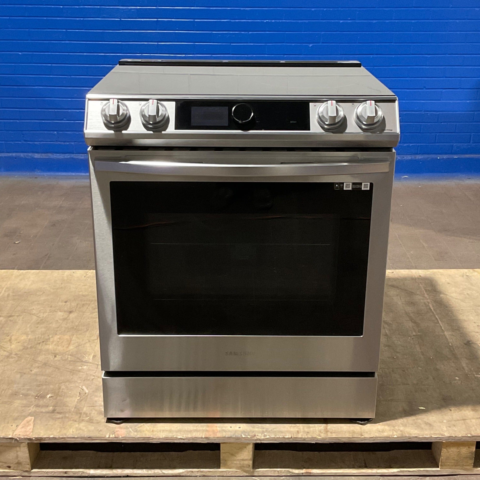 Samsung 6.0 cu. ft. Smart Slide-in Gas Range with Air Fry in